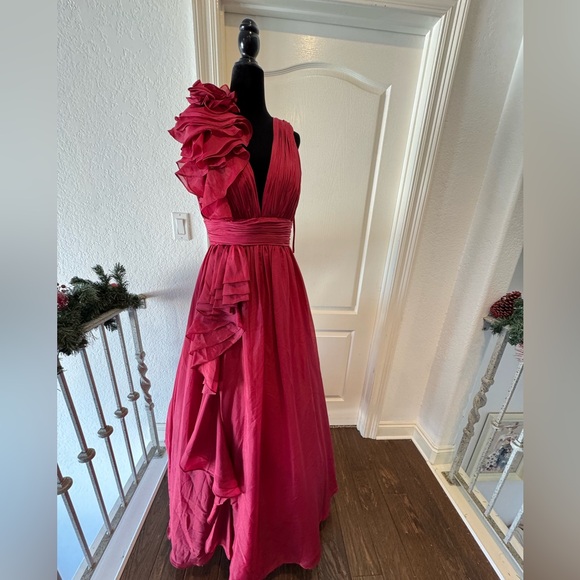 NWT Mac Duggal Sz 8 Ruffled One Shoulder V-neck Chiffon  Burgundy Dress - Picture 7 of 16